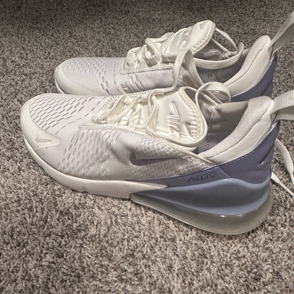 Women’s Nike 270 - Picture 3 of 3